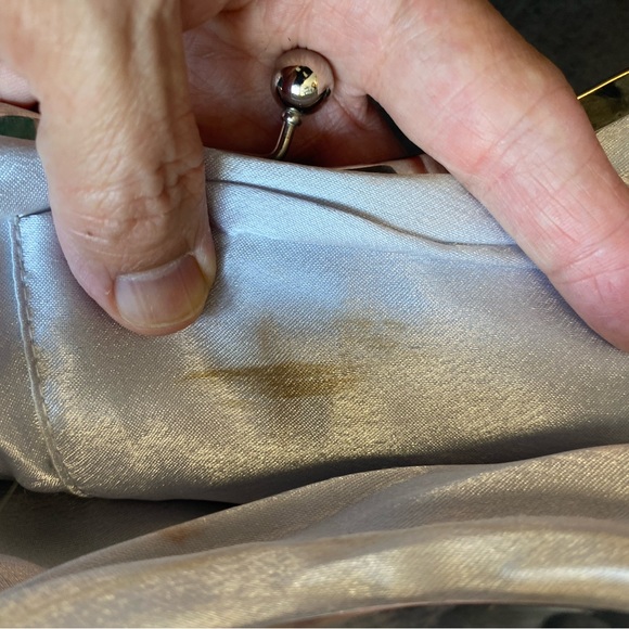 Beautiful beaded clutch so unique for a gala or any special event . - Picture 6 of 12